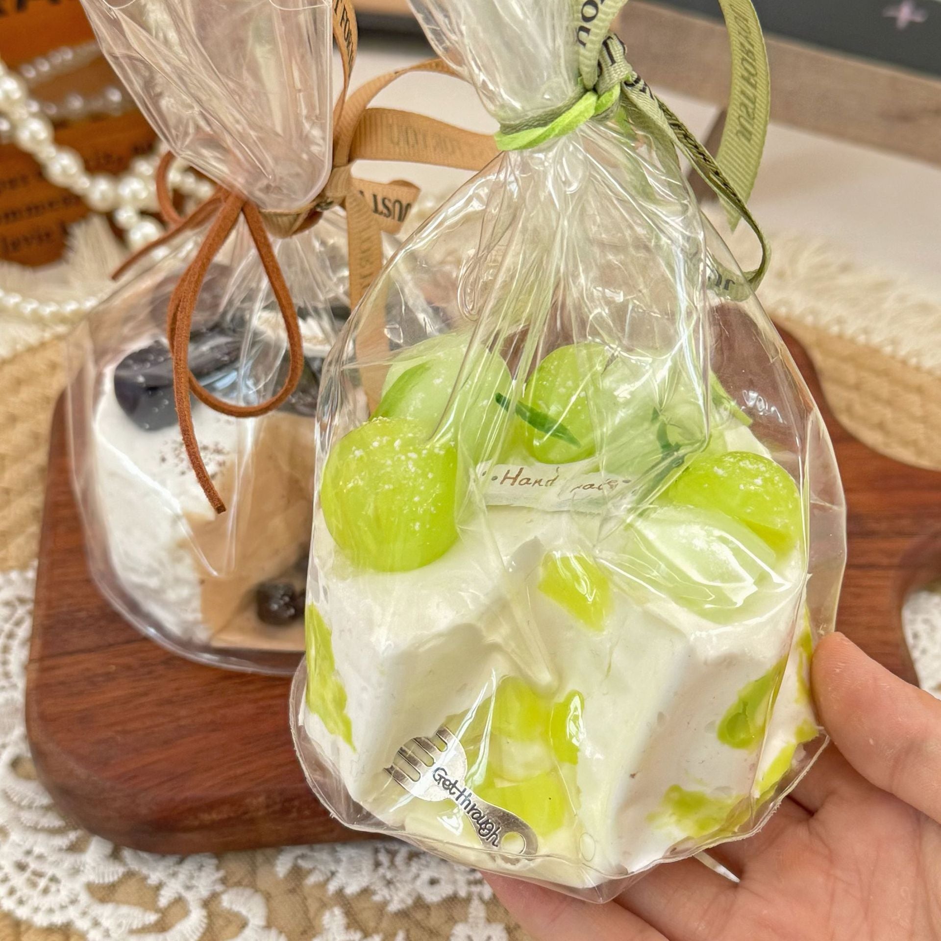 Flow heart cake cream mud dry bar mud kneading music feeling food grade silicone children's toy decompression kneading music toy